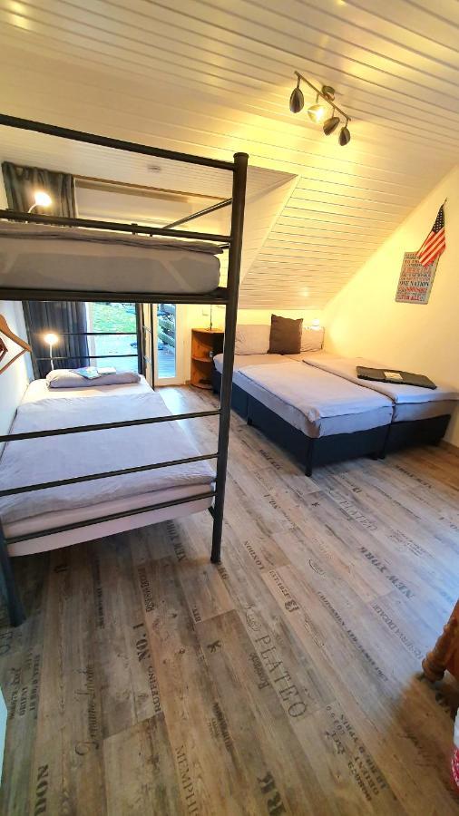 Frankes Lodge Apartment Mit Garten Und Pool, 6 Einzelbetten, Parkplatz Essen Exteriör bild